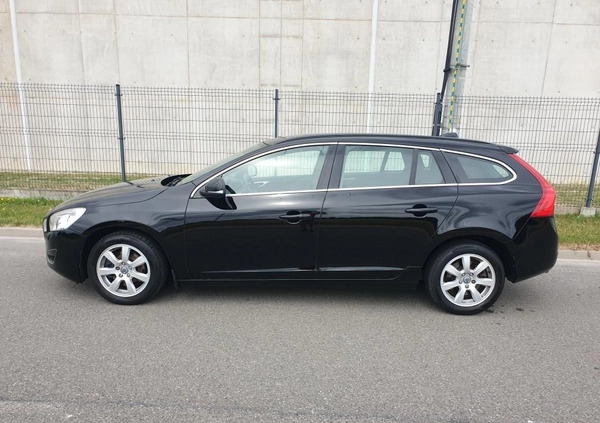 Volvo V60 cena 31909 przebieg: 250000, rok produkcji 2011 z Sieradz małe 301